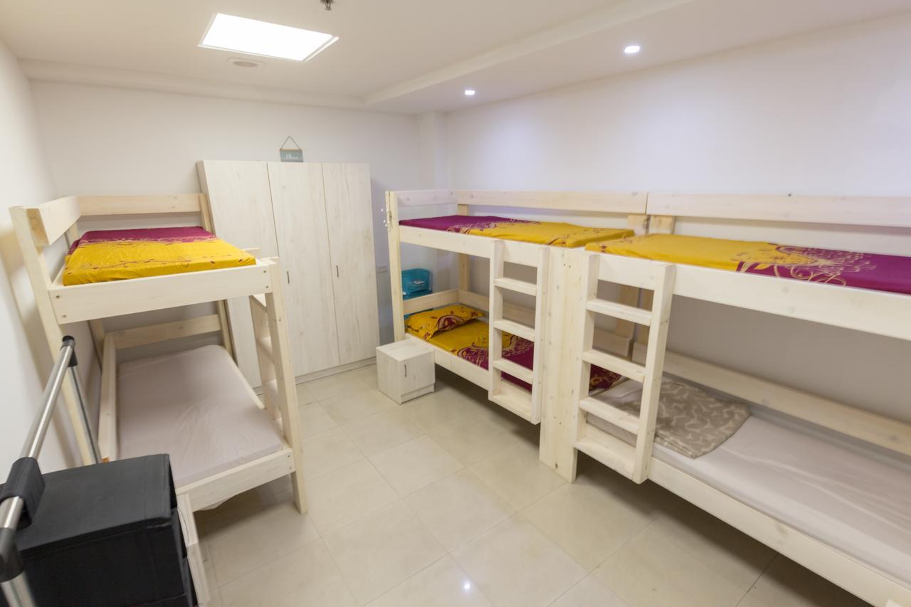 Mevaser - Christian Hostel Rishon Leziyyon Esterno foto