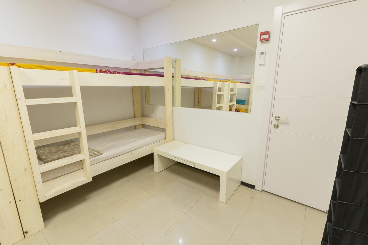 Mevaser - Christian Hostel Rishon Leziyyon Esterno foto