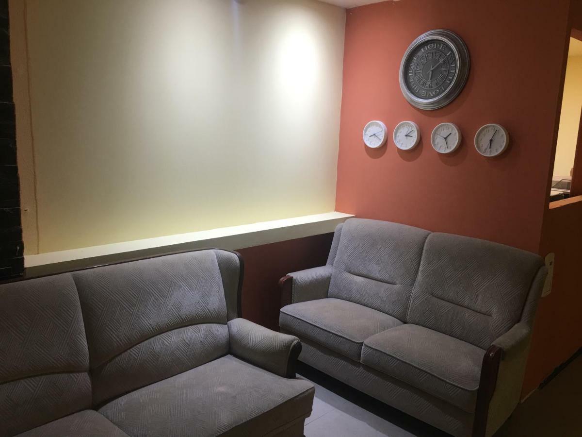 Mevaser - Christian Hostel Rishon Leziyyon Esterno foto